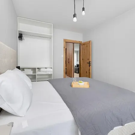 Wellness & Spadochroniarzy Z Klimatyzacja I Parkingiem By Renters Prestige Apartment *