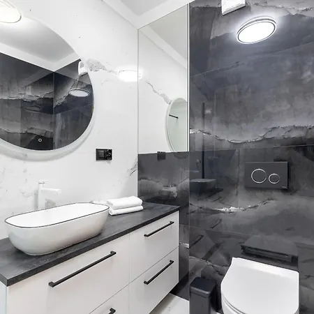 Wellness & Spadochroniarzy Z Klimatyzacja I Parkingiem By Renters Prestige